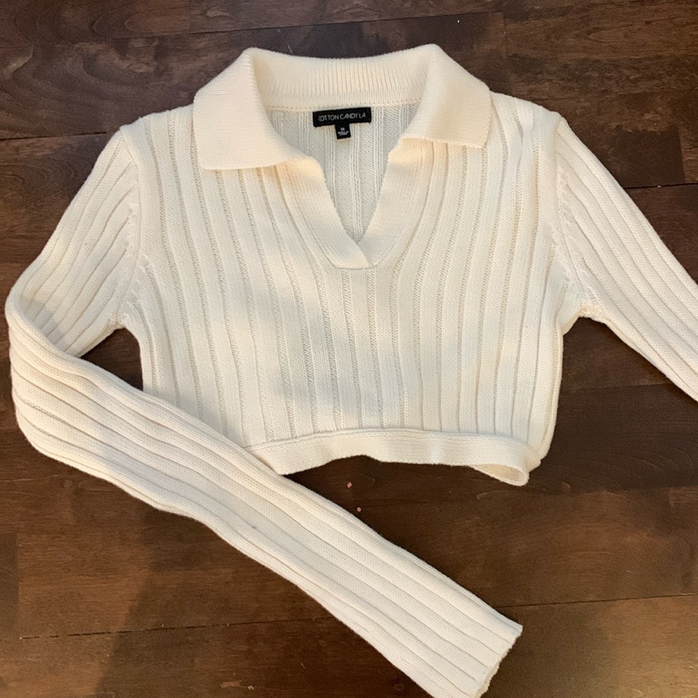 Knitted long sleeve crop top